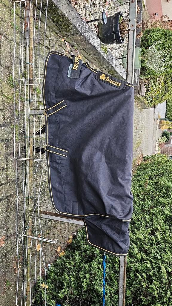 Bucas irish turnout medium 300 114, Dieren en Toebehoren, Paarden en Pony's | Dekens en Dekjes, Zo goed als nieuw, Deken, Ophalen of Verzenden