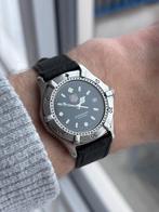 TAG Heuer Professional 2000. WE1210-R - Zwart - Quartz, Staal, Horology.hub.official@gmail.com, Polshorloge, Ophalen of Verzenden