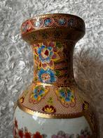Kleurrijke Chinese Vaas met Vogels & Bloemen, Antiek en Kunst, Antiek | Vazen, Ophalen of Verzenden