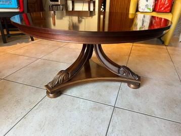 prachtige vintage notenhouten salontafel beschikbaar voor biedingen