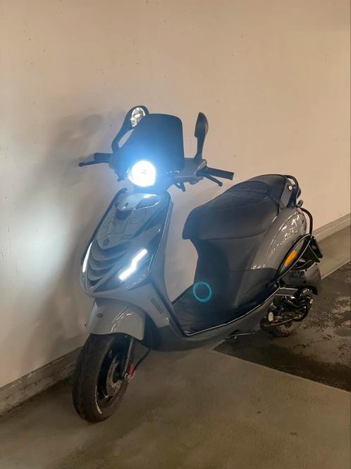 zip 50cc 4t, Fietsen en Brommers, Scooters | Piaggio, Zo goed als nieuw, Zip, Ophalen of Verzenden