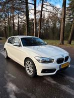 BMW 1-Serie 116i 109pk 2016 Wit, Auto's, BMW, Stof, 1280 kg, Zwart, 1200 kg