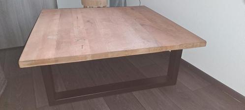 Zware,mooie houten salontafel.100 x 100 Metalen voetstukken., Huis en Inrichting, Tafels | Salontafels, Zo goed als nieuw, Minder dan 50 cm