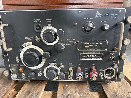 Vintage radio, Antiek en Kunst, Antiek | Gereedschap en Instrumenten, Ophalen