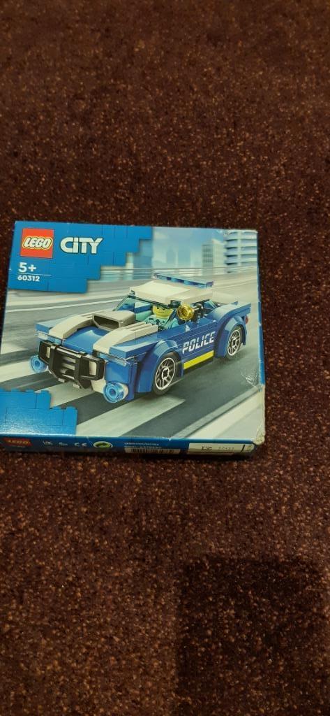 LEGO politiewagen (60312) en zeilboot (6385416), Kinderen en Baby's, Speelgoed | Duplo en Lego, Zo goed als nieuw, Lego, Complete set