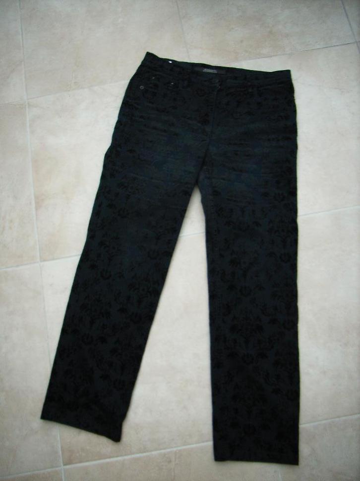 zgan. zwarte ZERRES jeans 5 pocketmodel barokprint maat 40, Kleding | Dames, Broeken en Pantalons, Zo goed als nieuw, Maat 38/40 (M)