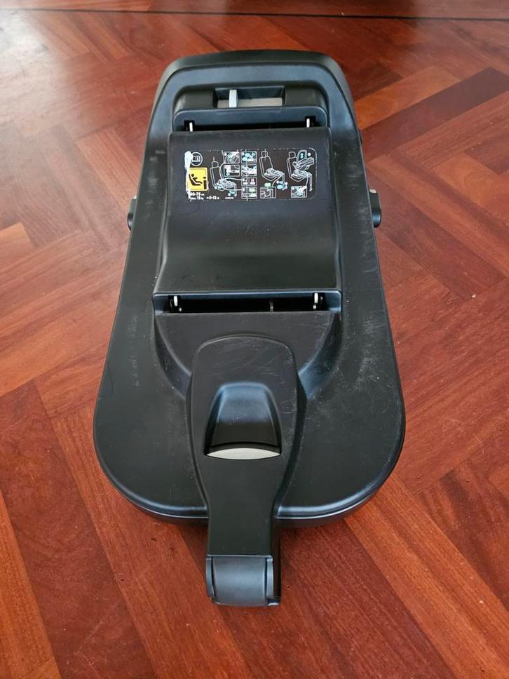 Maxi-Cosi Cabriofix i-Size + Base, Kinderen en Baby's, Autostoeltjes, Zo goed als nieuw, Ophalen