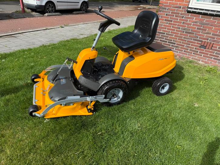 Nieuwe stiga villa 15 HST Zitmaaier Frontmaaier aanbieding!!, Tuin en Terras, Zitmaaiers, Nieuw, Minder dan 90 cm, Elektrische starter