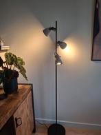 Stijlvolle industriële LED  vloerlamp. 155 cm hoog, Ophalen, Zo goed als nieuw, Metaal, 150 tot 200 cm