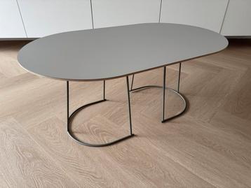 Muuto Airy coffee table medium grijs beschikbaar voor biedingen