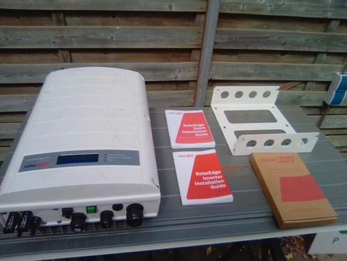 omvormer zonnepanelen, Doe-het-zelf en Verbouw, Overige Doe-het-zelf en Verbouw, Gebruikt, Ophalen