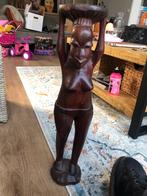 Houten Afrikaans Beeld met Schaal, Ophalen