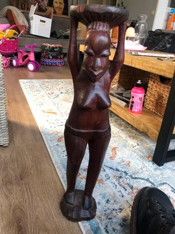 Houten Afrikaans Beeld met Schaal beschikbaar voor biedingen
