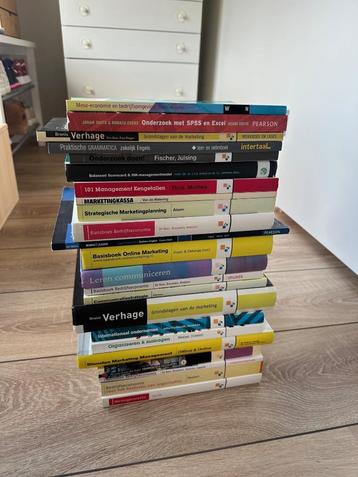 [tk] Studieboeken voor HBO Commerciële economie beschikbaar voor biedingen