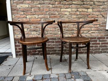 Thonet stijl houten stoel (2x) beschikbaar voor biedingen