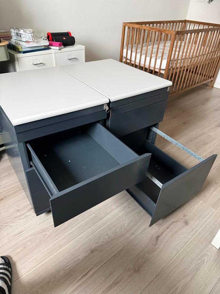 Twee archiefkasten, Huis en Inrichting, Kasten | Dressoirs, Gebruikt, 50 tot 100 cm, 25 tot 50 cm, Met lade(s), Metaal, Ophalen