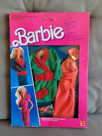 Vintage Barbie kleding in verpakking/ jr 70/80 beschikbaar voor biedingen