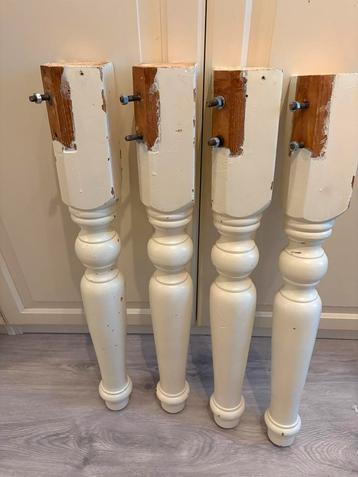 4 vintage eettafel poten hout beschikbaar voor biedingen