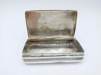 Zilveren vrouwen snuifdoosje, C. Monteban, Schoonhoven, 1853, Antiek en Kunst, Verzenden, Zilver
