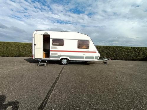 Beyerland sprinter lite 440 LB caravan 4 persoons bj 2003, Caravans en Kamperen, Caravans, Particulier, tot en met 4, 750 - 1000 kg