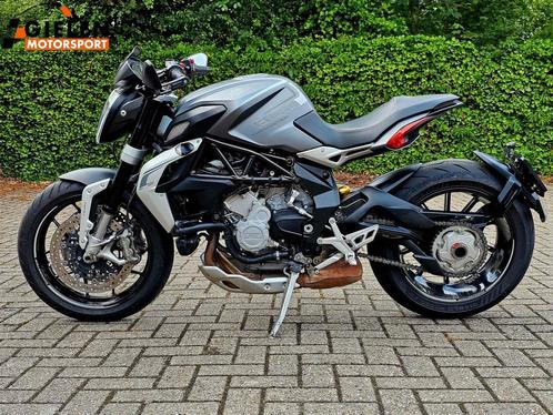 MV AGUSTA DRAGSTER 800 (bj 2015), Motoren, Motoren | MV Agusta, Bedrijf, Naked bike, meer dan 35 kW, 3 cilinders