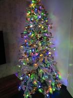 Mooie kerstboom met sneeuw en verlichting erin  240 hoog, Ophalen of Verzenden
