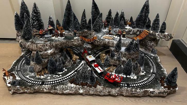 Kerstdorp met alles erbij, Diversen, Kerst, Zo goed als nieuw, Ophalen