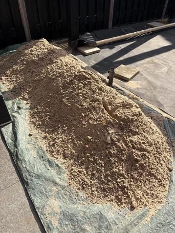GRATIS zand af te halen - ca. 6 kruiwagens beschikbaar voor biedingen