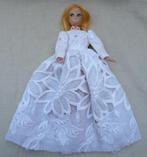Oud Barbie achtig blond popje met zelfgemaakte jurk, Ophalen of Verzenden, Gebruikt, Pop