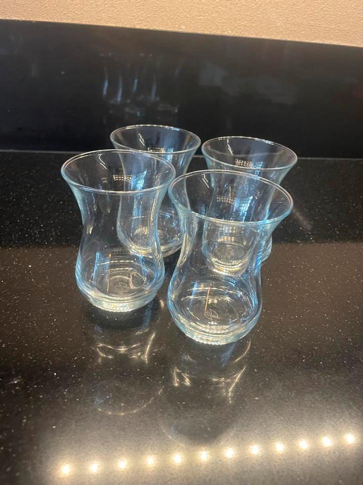 24 Amuse Glaasjes / Turkse Theeglazen, Huis en Inrichting, Keuken | Servies, Zo goed als nieuw, Glas of Glazen, Effen, Glas, Ophalen