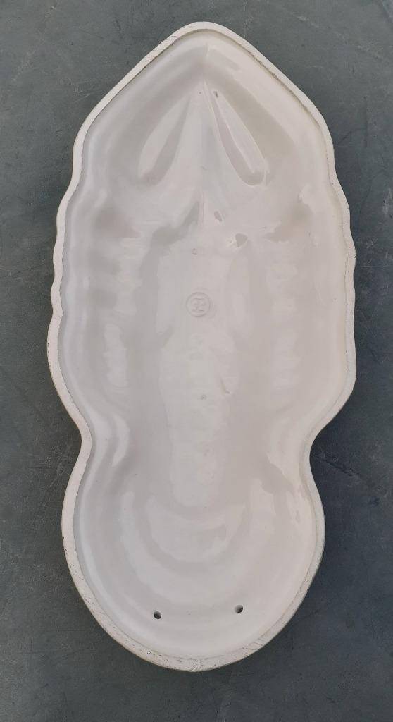 (KE14) Vintage witte aardewerken serveerschaal kreeft groot, Huis en Inrichting, Keuken | Servies, Zo goed als nieuw, Schaal of Schalen