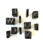 lot oude drukletters in ijzer, Ophalen of Verzenden