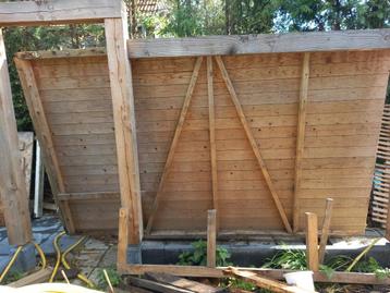 Gratis zijwand schuurtje  beschikbaar voor biedingen