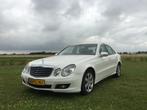 Mercedes-Benz E-klasse 200 CDI // APK // good condition, Auto's, Mercedes-Benz, Gebruikt, Zwart, 4 cilinders, Wit