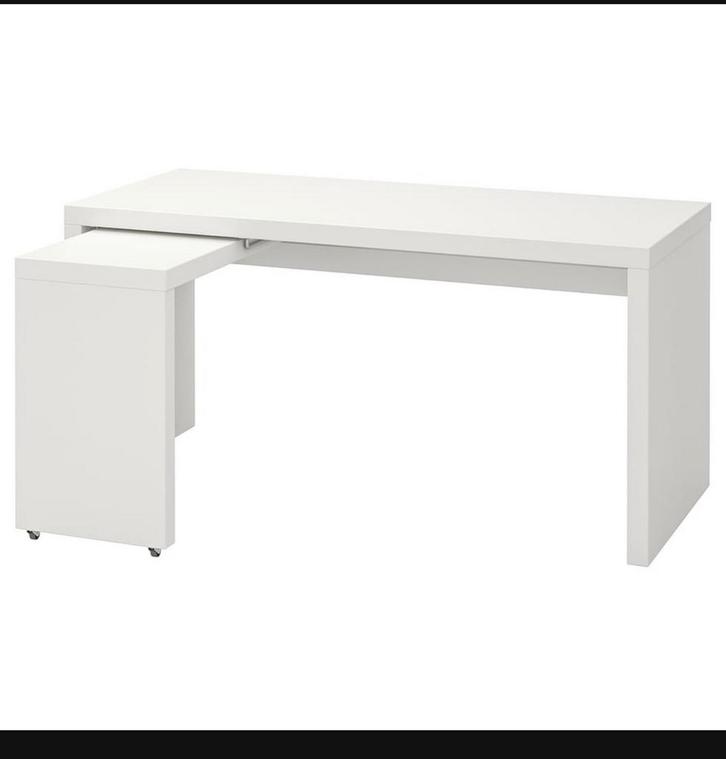 IKEA MALM Bureau met Uitschuifbaar Blad, Huis en Inrichting, Bureaus, Gebruikt, Bureau, Met wielen, Ophalen