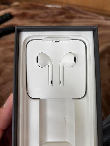 Apple iPhone oortjes - Nieuw in doos beschikbaar voor biedingen