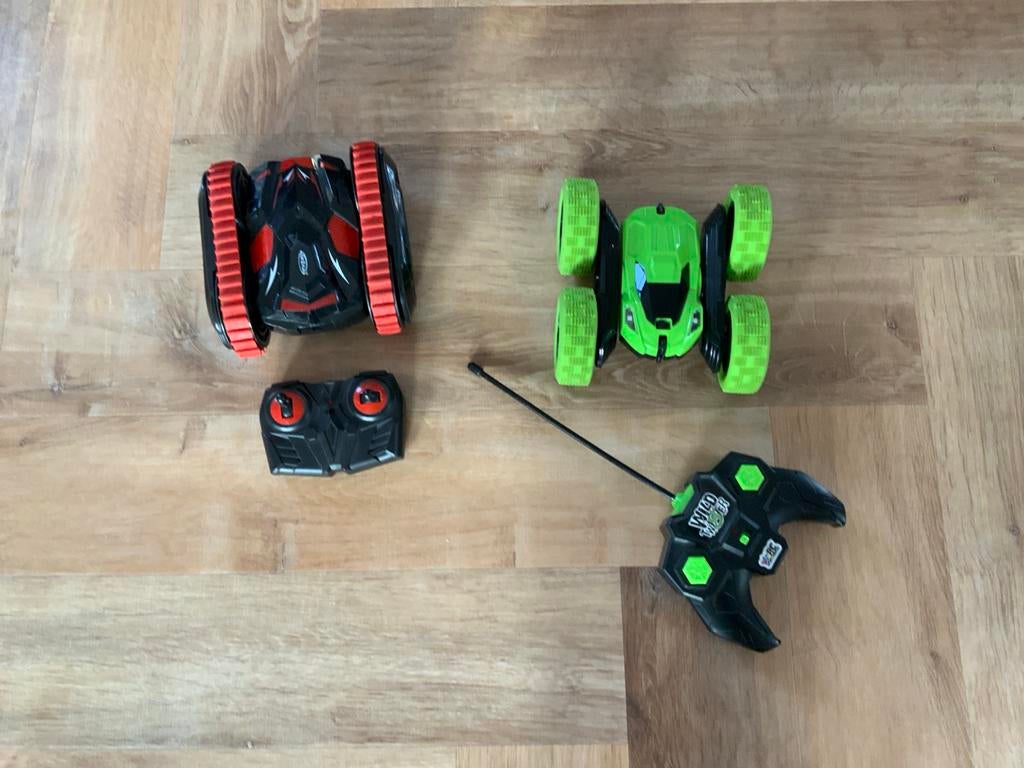 Twee bestuurbare auto's - weinig gebruikt, Ophalen of Verzenden, Zo goed als nieuw, Afstandsbediening