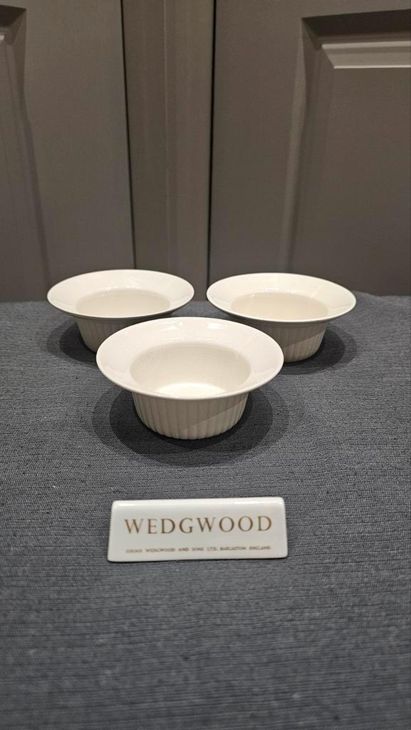 Wedgwood edme 3 zeer unieke schaaltjes, Antiek en Kunst, Antiek | Keukenbenodigdheden, Ophalen of Verzenden