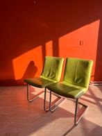 2 lime groene stoelen , rvs frame vintage, Huis en Inrichting, Stoelen, Ophalen, Gebruikt