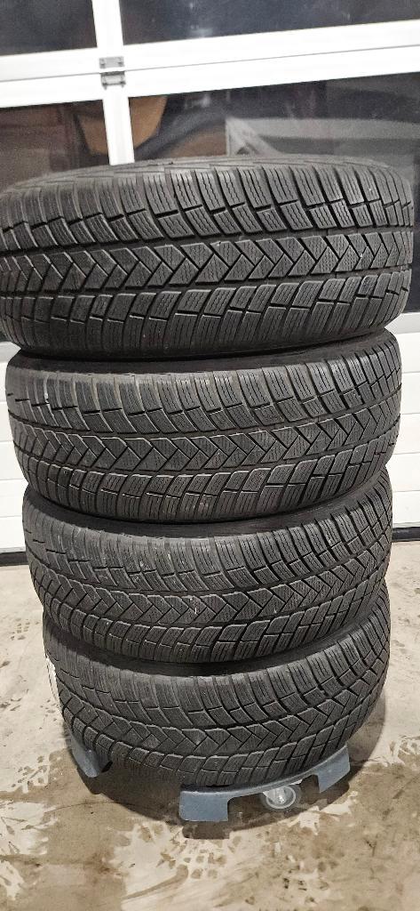 4x 225/55 R17 Vredestein Winterbanden Montage Mogelijk, Auto-onderdelen, Banden en Velgen, Band(en), Winterbanden, 17 inch, 225 mm