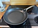 Le Creuset Koekenpan Les Forgées Zwart 28 cm, Le Creuset Nederland B.V. Postbus 171 1180 AD Amstelveen Nederland, Gebruikt, Info@lecreuset.nl