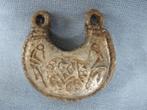 Middeleeuwen - hanger / amulet in tin - 7e - 11e eeuw, Antiek en Kunst, Antiek | Tin, Ophalen of Verzenden