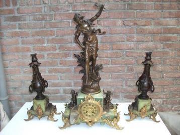 Een super grote Onyx Marmer Pendule uit 1848 beschikbaar voor biedingen
