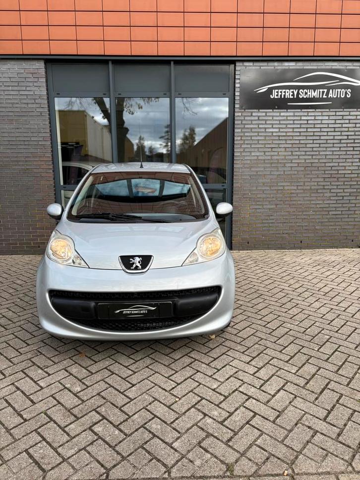 Peugeot 107 1.0 12V 5DR 2-TRONIC 2010 Grijs Automaat., Auto's, Peugeot, Bedrijf, ABS, Airbags, Elektrische ramen, Isofix, Metallic lak