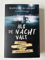 Als de nacht valt - Marieke Nijkamp, Boeken, Ophalen of Verzenden, Zo goed als nieuw