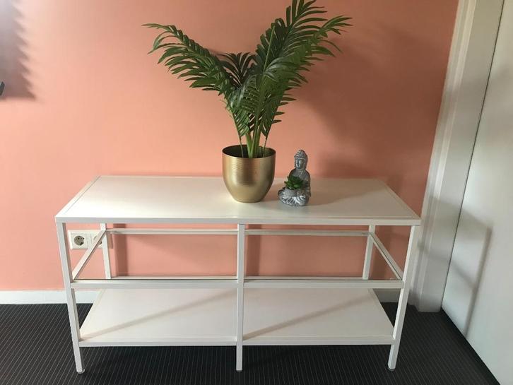 MOOIE IKEA VITTSJÖ TV-KAST IN HET WIT MET GLAS Z.G.A.N., Huis en Inrichting, Kasten | Televisiemeubels, Zo goed als nieuw, Minder dan 100 cm