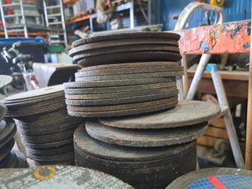 Afbraam schijven. Doorslijp schijven 180. beschikbaar voor biedingen