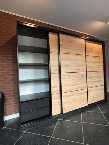 KLEDINGKAST MET TRANSPORT EN MONTAGE - afbeelding 5