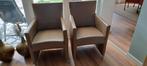 2 leren taupe stoelen. Zithoogte 48 cm.in Rugleuning 90 cm, Ophalen, Zo goed als nieuw, Overige kleuren