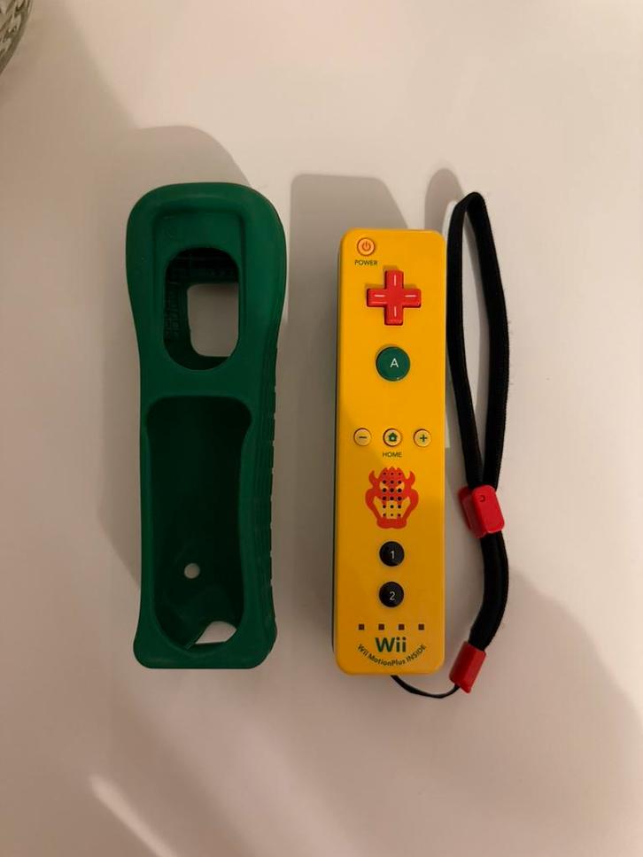 Limited Edition Bowser Wii Controller, Spelcomputers en Games, Spelcomputers | Nintendo Consoles | Accessoires, Zo goed als nieuw